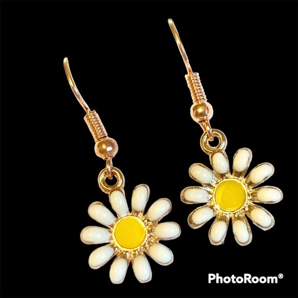Daisy Flower Earrings Rose Gold Plated Enamel White Yellow Dangle Dainty - Picture 5 of 12